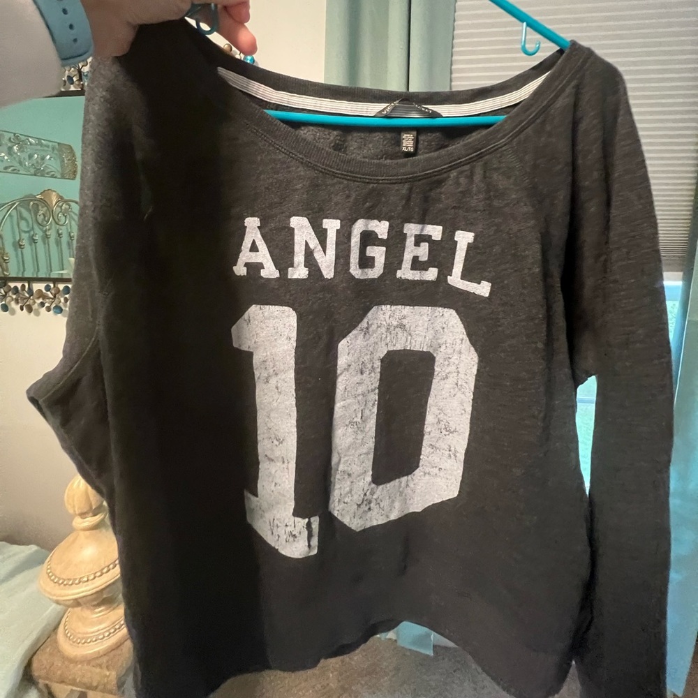 Grey sweatshirt